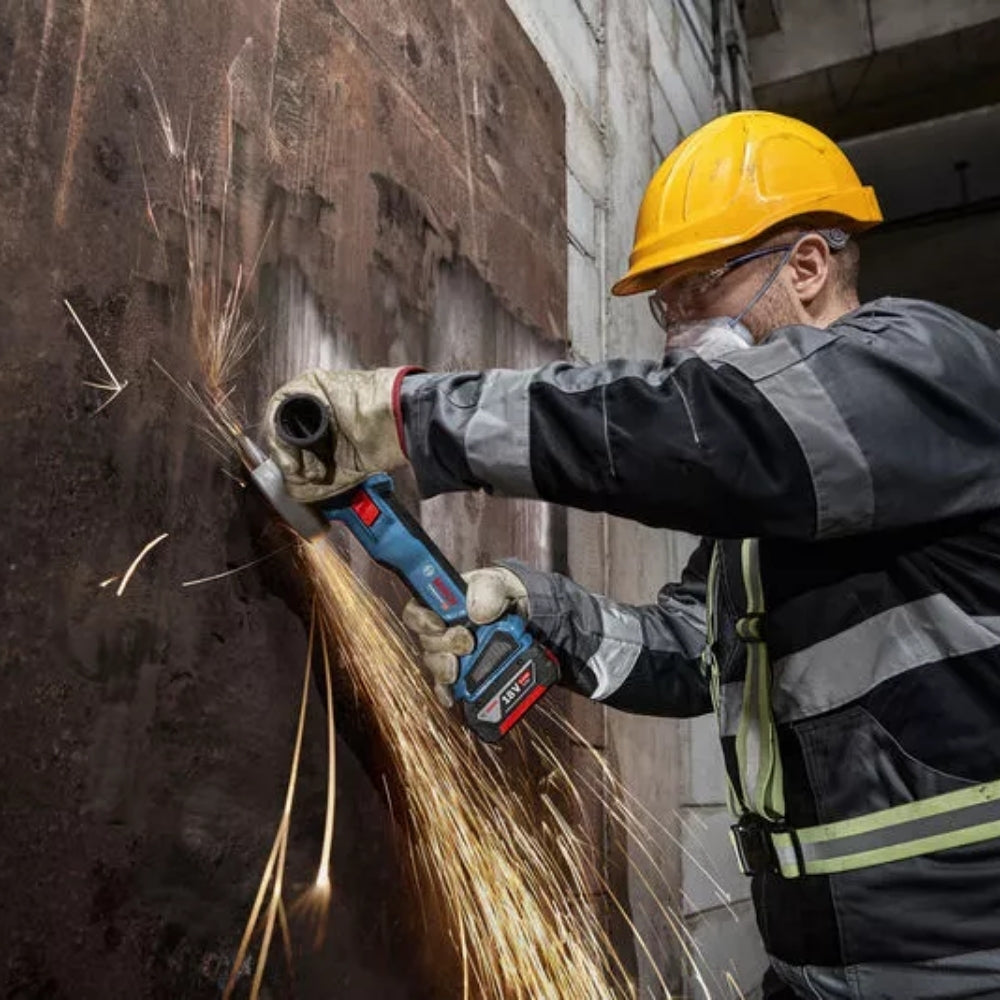 Smerigliatrice Angolare A Batteria Bosch GWS 18V-11 S Professional 125mm 1100W  Con 2 Batterie 5.0Ah + Caricabatterie + L-BOXX - 06019N4002