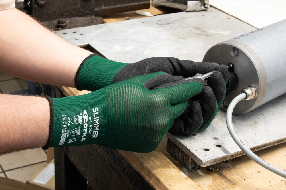 Guanti Da Lavoro Ultra Sottili In Nitrile Cofra SLIMMER G052-D100