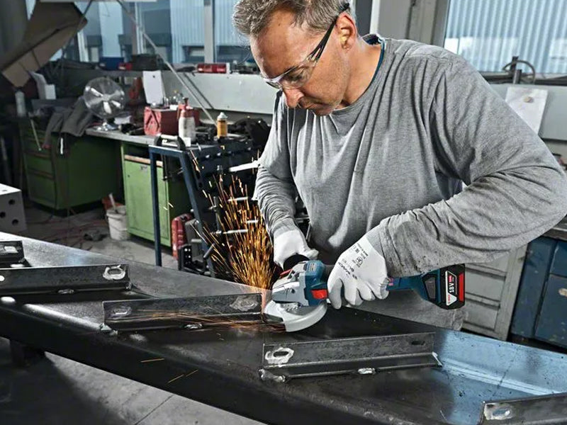 Kit Bosch 18V Brushless Martello Tassellatore+ Smerigliatrice + Trapano Avvitatore con 2 batterie ProCore 18V, caricabatterie e borsone - 0615990M3C