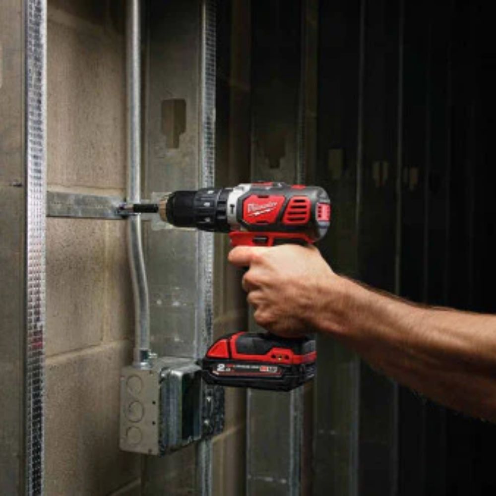 Milwaukee M18 CBLPD-202C 18V Compact Brushless Cordless Impact Drill