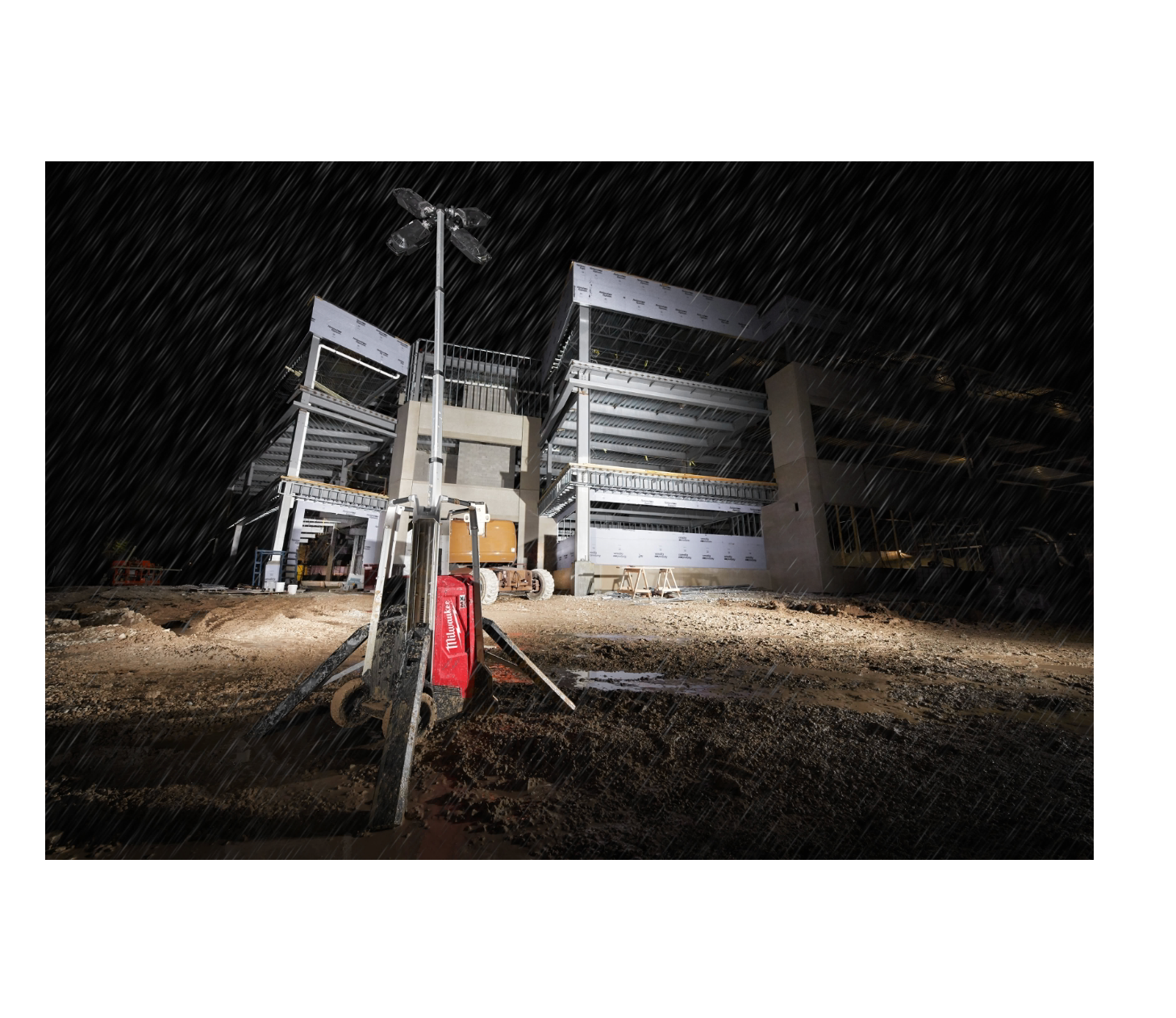 Torre Faro Milwaukee MX FUEL™ TL One-Key Batteria/Corrente e Caricabatterie MXF TL-601 27.000 lumen