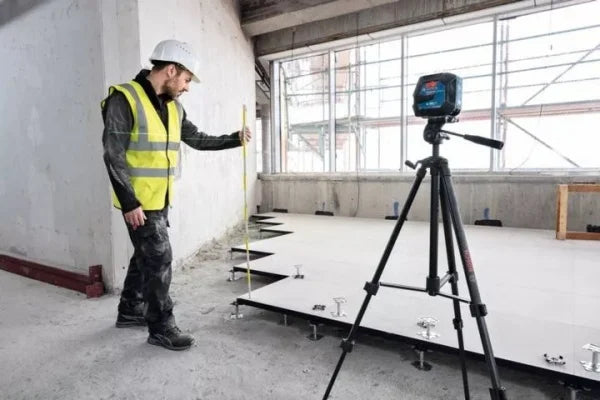 Livella Laser Professionale A Linee Verdi Con Treppiede Bosch Bosch GLL 20-22 G + BT 150