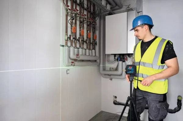 Livella Laser Professionale A Linee Verdi Con Treppiede Bosch Bosch GLL 20-22 G + BT 150