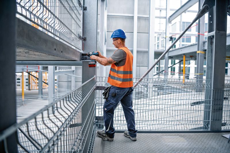 Avvitatore A Massa Battente A Batteria Bosch GDS 18V-1050 H BITURBO + 2 Batterie 8.0AH In Valigetta L-BOXX - 06019J8502